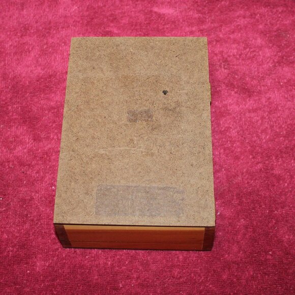 Elvis Presley Vintage Cedar Trinket Box - Picture 3 of 5